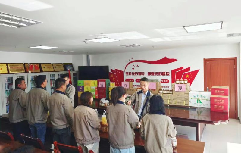 情系職工，夏送清涼&mdash;&mdash;朝物開投公司開展夏日送清涼活動