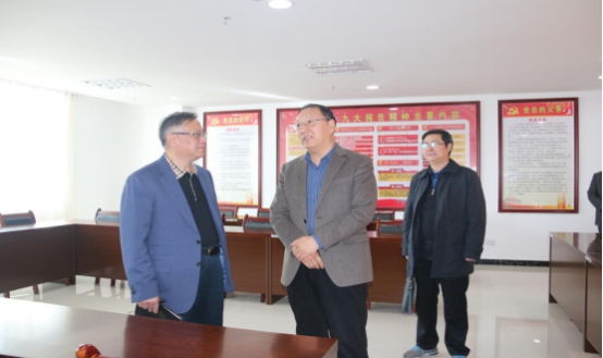 省委常委、省總工會(huì)主席馬吉孝等一行蒞臨青海物產(chǎn)集團(tuán)公司視察，調(diào)研指導(dǎo)道路貨運(yùn)企業(yè)建會(huì)、貨運(yùn)司機(jī)入會(huì)等工作