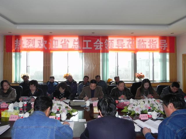 深入車間班組、&ldquo;零距離&rdquo;接觸職工、體驗(yàn)職工生活、傾聽職工心聲